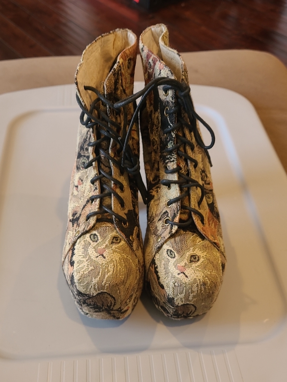 Jeffrey Campbell's RARE Lita Cat Tapestry Lace-Up Platform Booties Size 9.5 - Picture 4 of 7